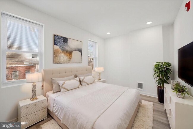 Building Photo - 4926 W Thompson St