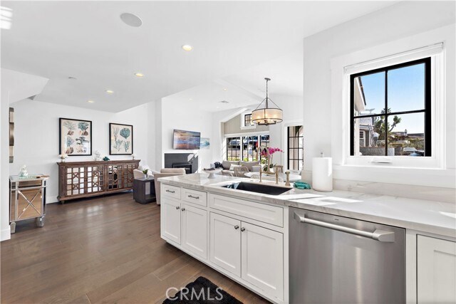 Building Photo - 156 Pearl St