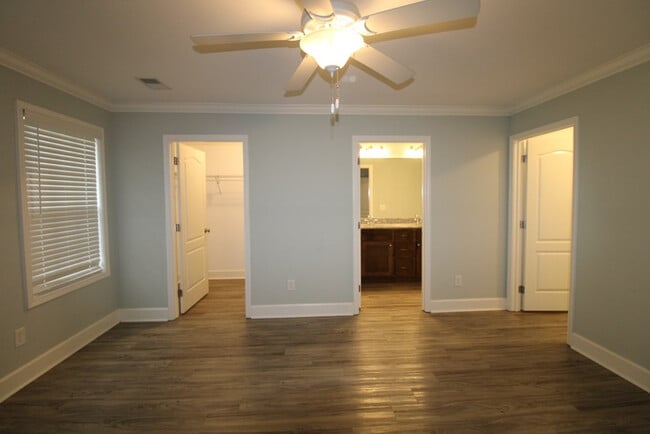 Building Photo - 1315 Mayfield Dr