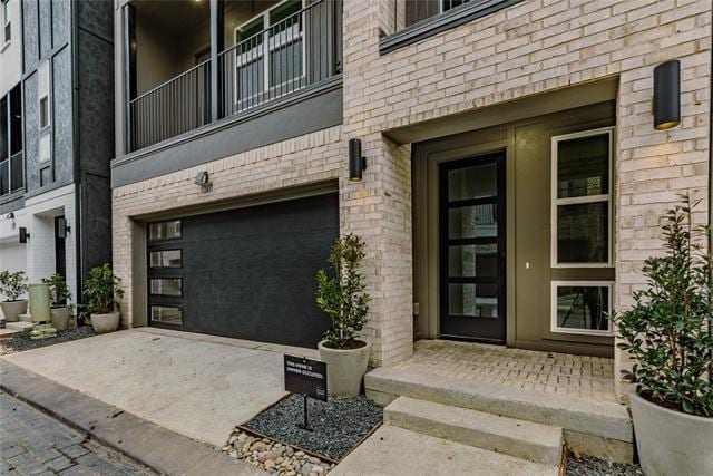 Building Photo - 2637 Carolwood Ln