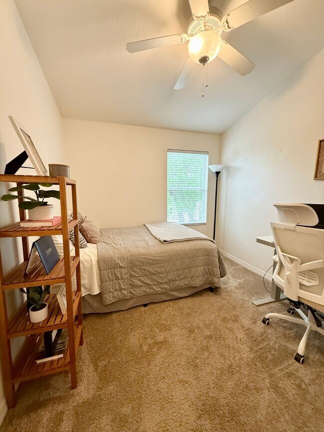 Building Photo - Sawgrass Village Townhomes 3/2.5/1 - Friendly Neighborhood lifestyle