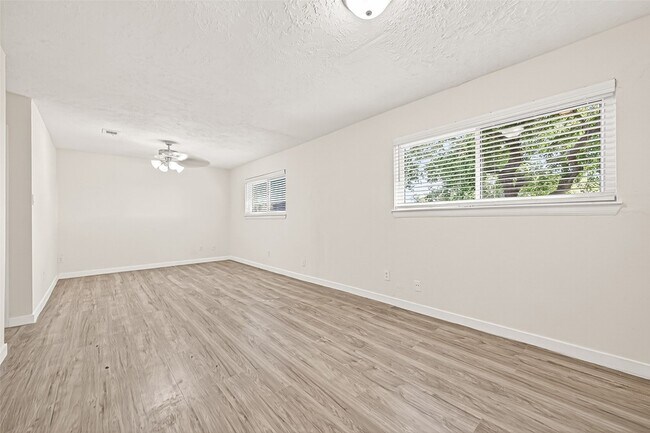 Building Photo - 4123 Cedar Gardens Dr