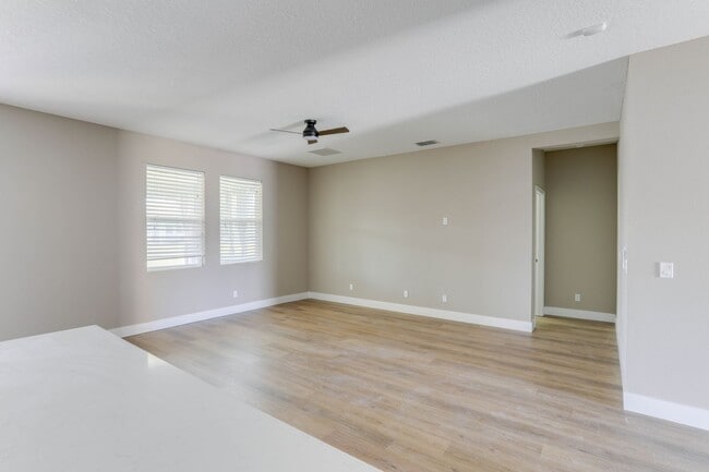 Building Photo - 2686 Gasparilla Cir