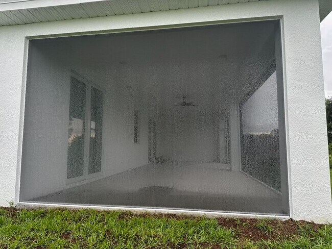 Building Photo - 1724 NW 24th Ave