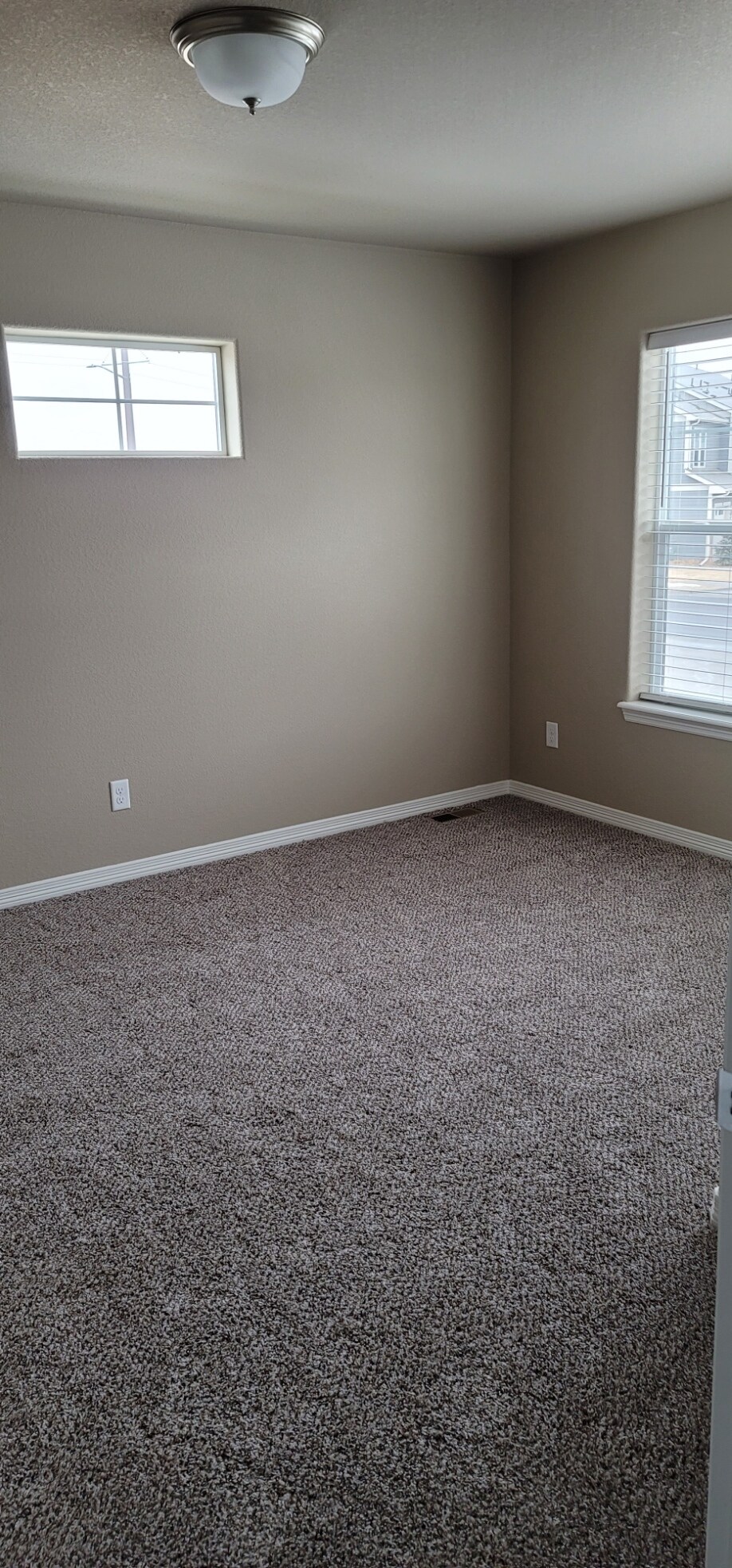 Building Photo - 3039 Upland Dr