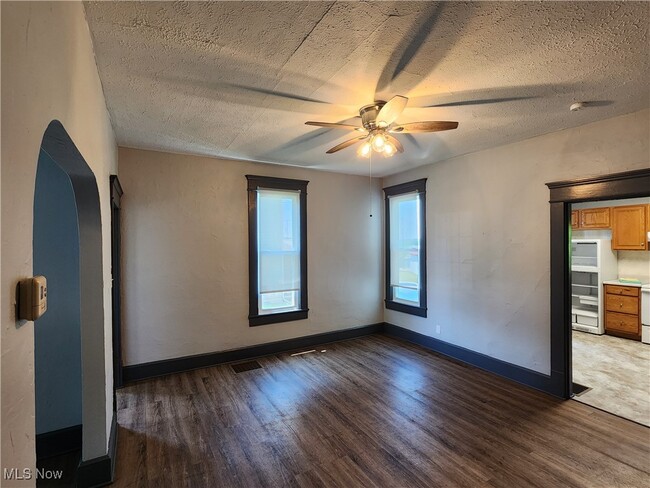 Building Photo - 139 Highland Ave