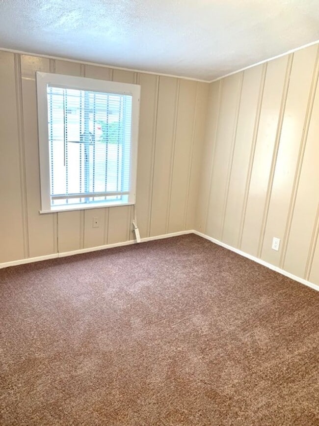 Building Photo - 07038