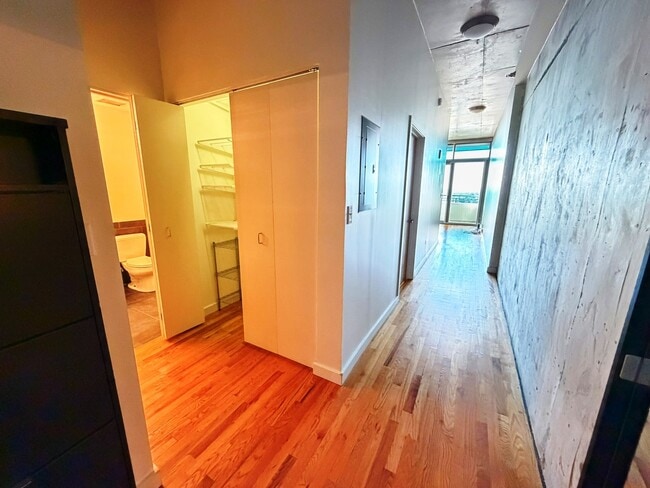 Building Photo - 1720 S Michigan Ave