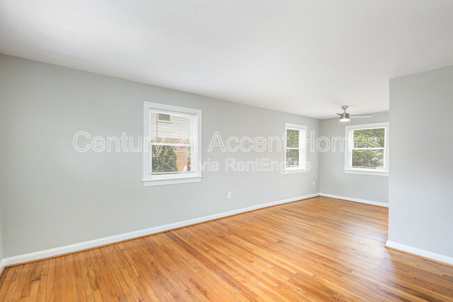 Building Photo - 2034 Arlington Terrace