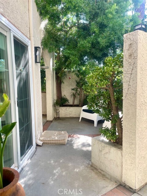 Building Photo - 26592 Las Palmas