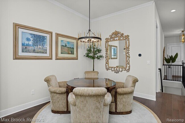 Building Photo - 5636 Suffolk Ct