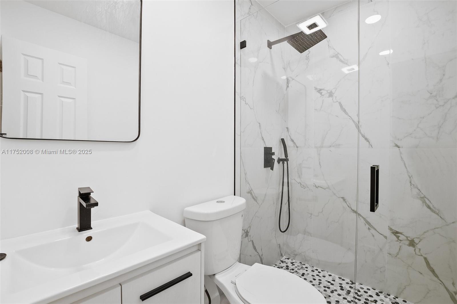 Building Photo - 441 De Soto Dr