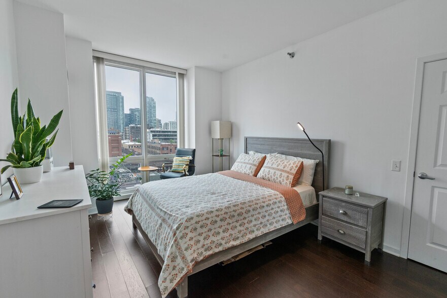 Building Photo - 757 N Orleans St