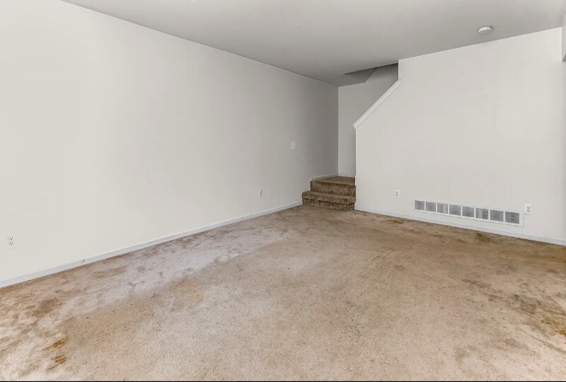 Building Photo - 16435 Terrace Village Dr