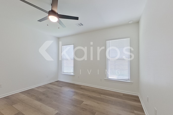 Building Photo - 200 Carencro St