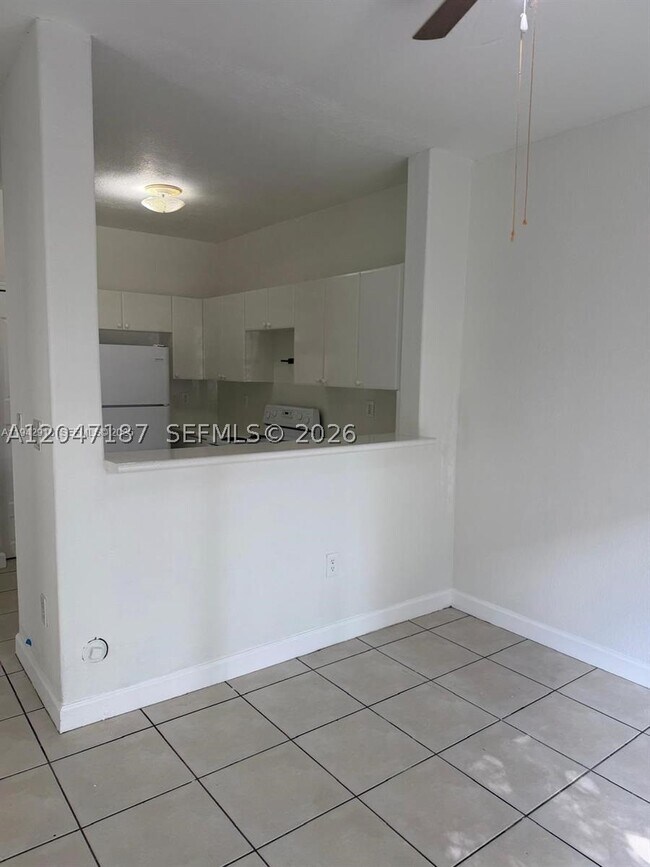 Building Photo - 1656 SE 29th Dr