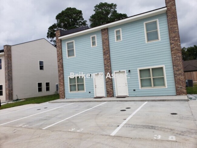 Primary Photo - 32 Kandy Ln