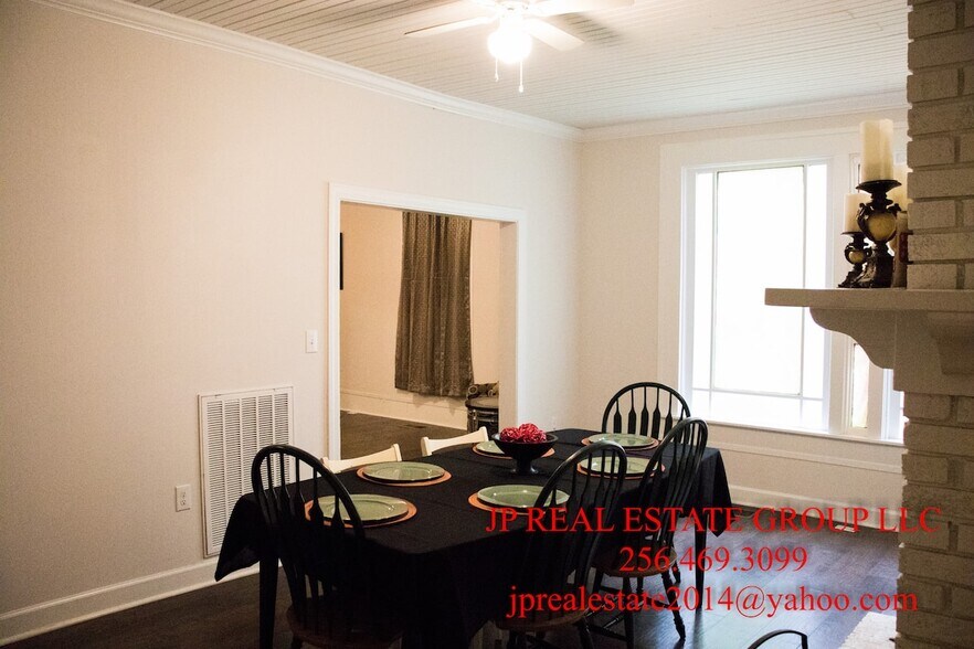 Building Photo - 714 4th Ave SE