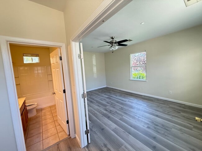 Building Photo - 1456 Eaglesfield Ln