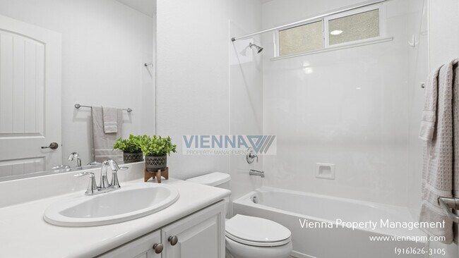 Building Photo - 3033 Ardley Dr