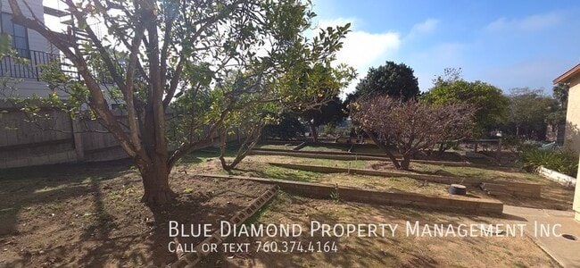 Building Photo - 415 S Rios Ave