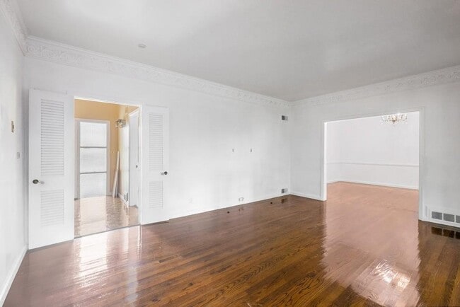 Building Photo - 757 Old Ivy Rd NE