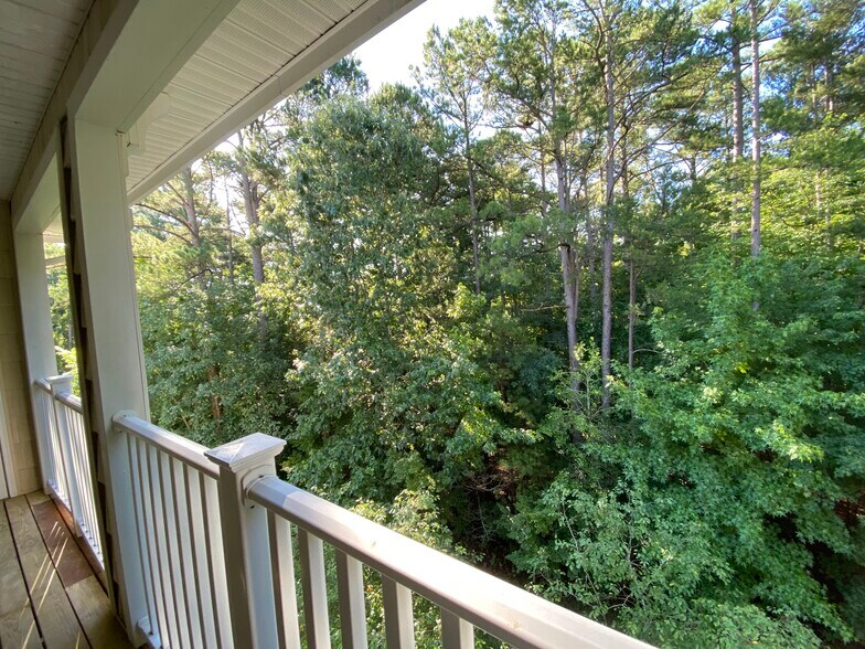 Building Photo - 833 Providence Glen Dr