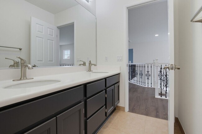 Building Photo - 3239 Canyon View Dr