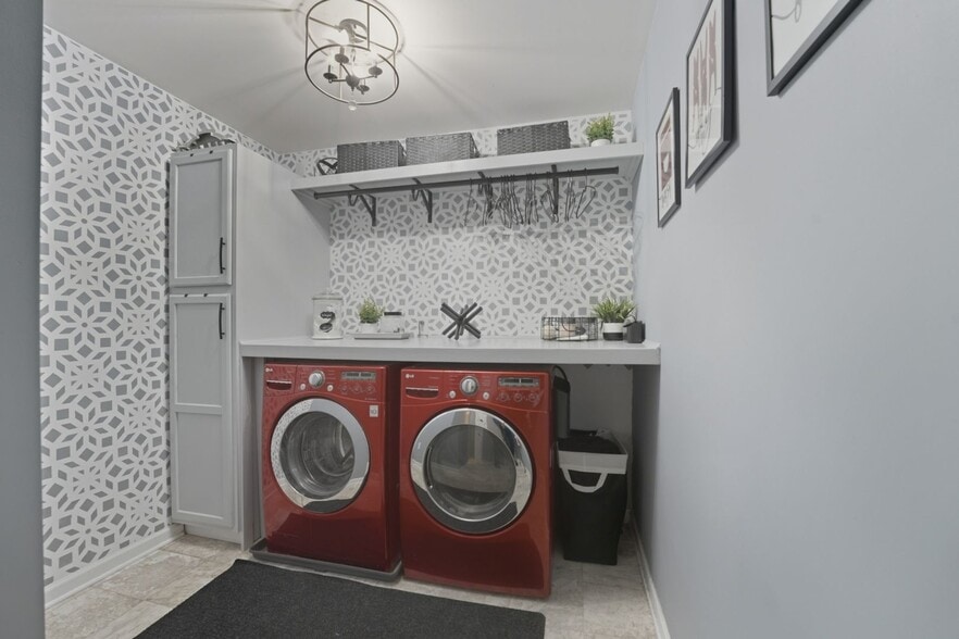 Building Photo - 2269 Isaac St