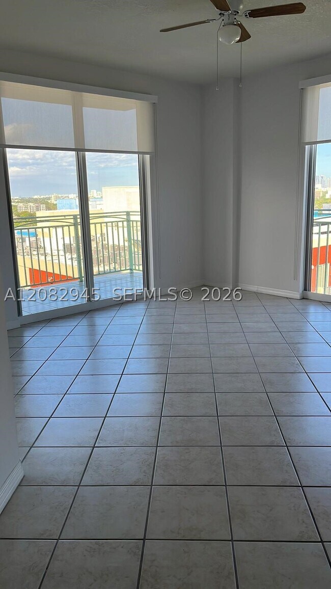 Building Photo - 3500 Coral Wy