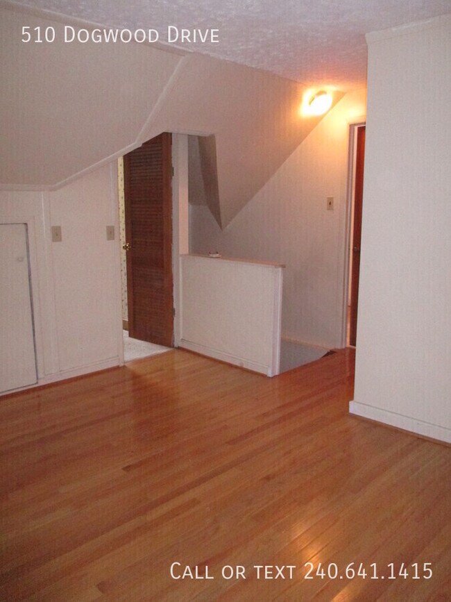 Building Photo - 510 Dogwood Dr