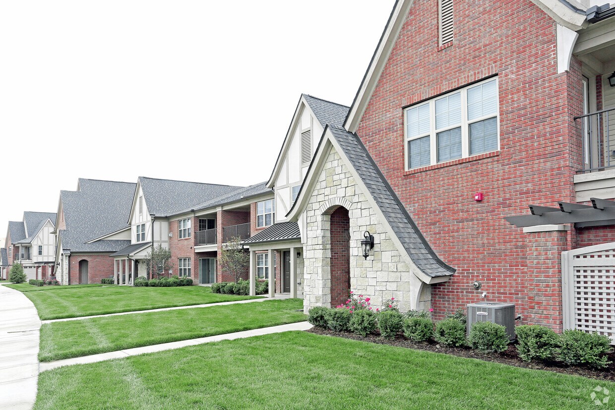 Montclair At Partridge Creek Apts Townhomes Clinton Township