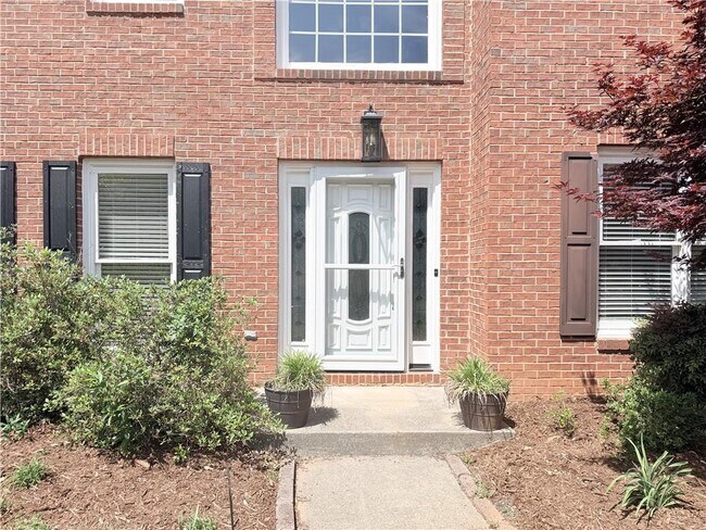 Building Photo - 6730 Wolford Ct