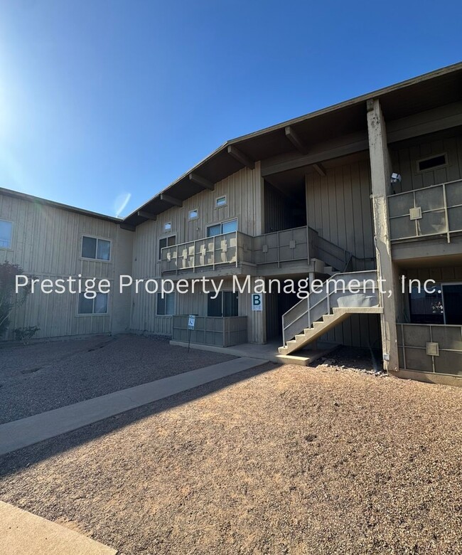 Building Photo - 2525 N Alvernon Way