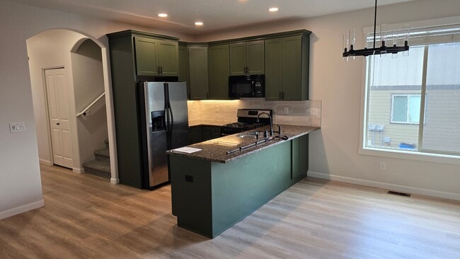 Building Photo - Spacious 3 Bedroom – Move-In Ready!