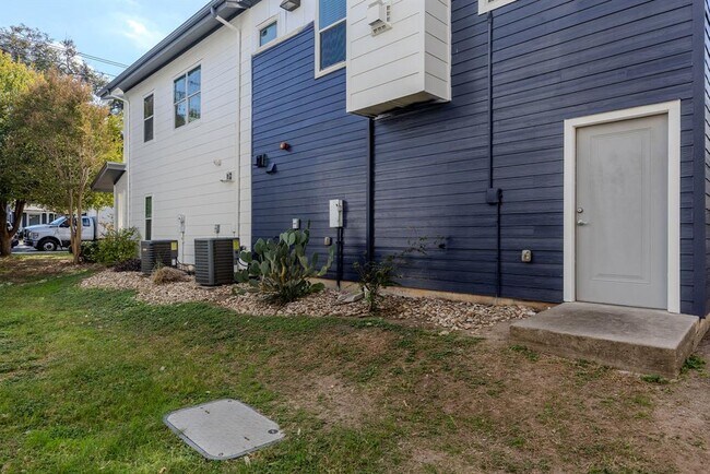 Building Photo - 2606 Wilson St