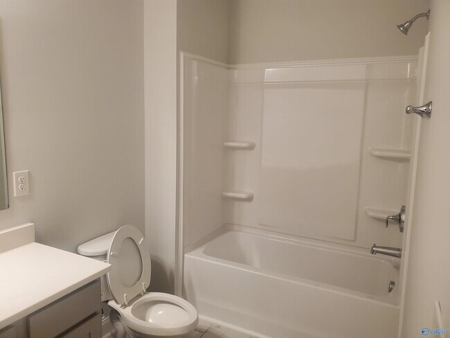 Building Photo - 131 Moss Brk Ln