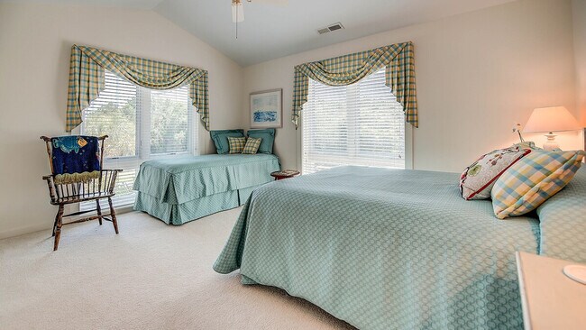 Building Photo - 38 Leeward Ct