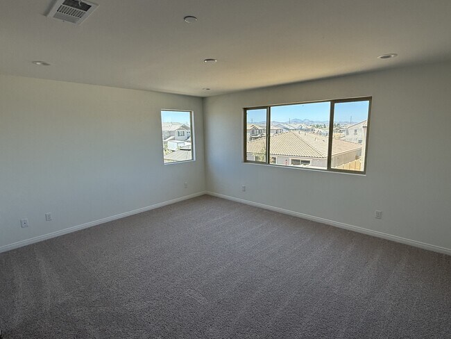 Building Photo - 4470 Hickory Ct