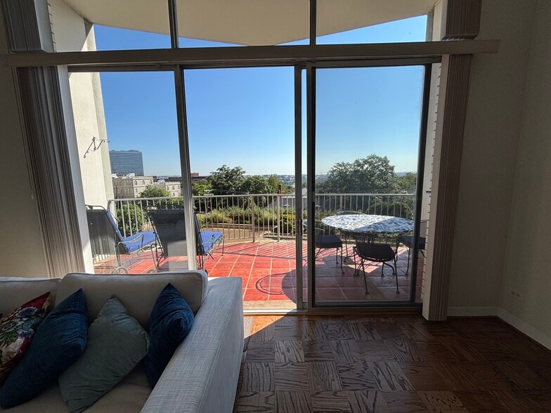 Balcony - 1200 N Nash St