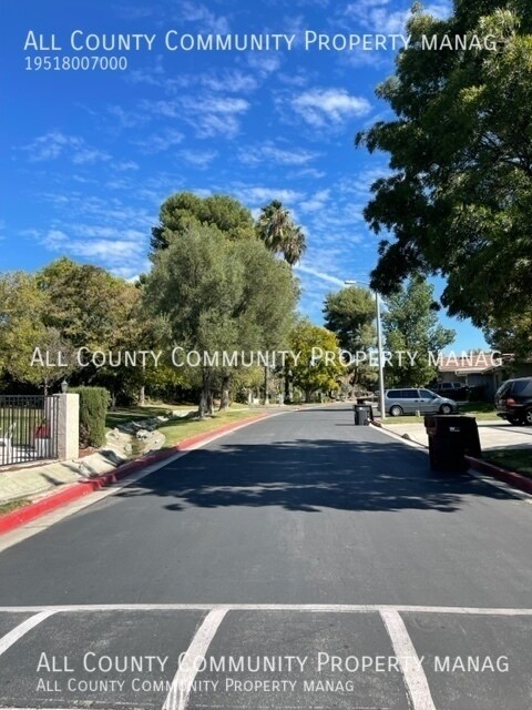 Building Photo - 28543 Via Las Flores