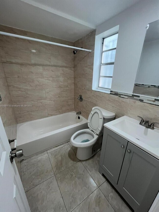 Building Photo - 1036 NW 3rd St