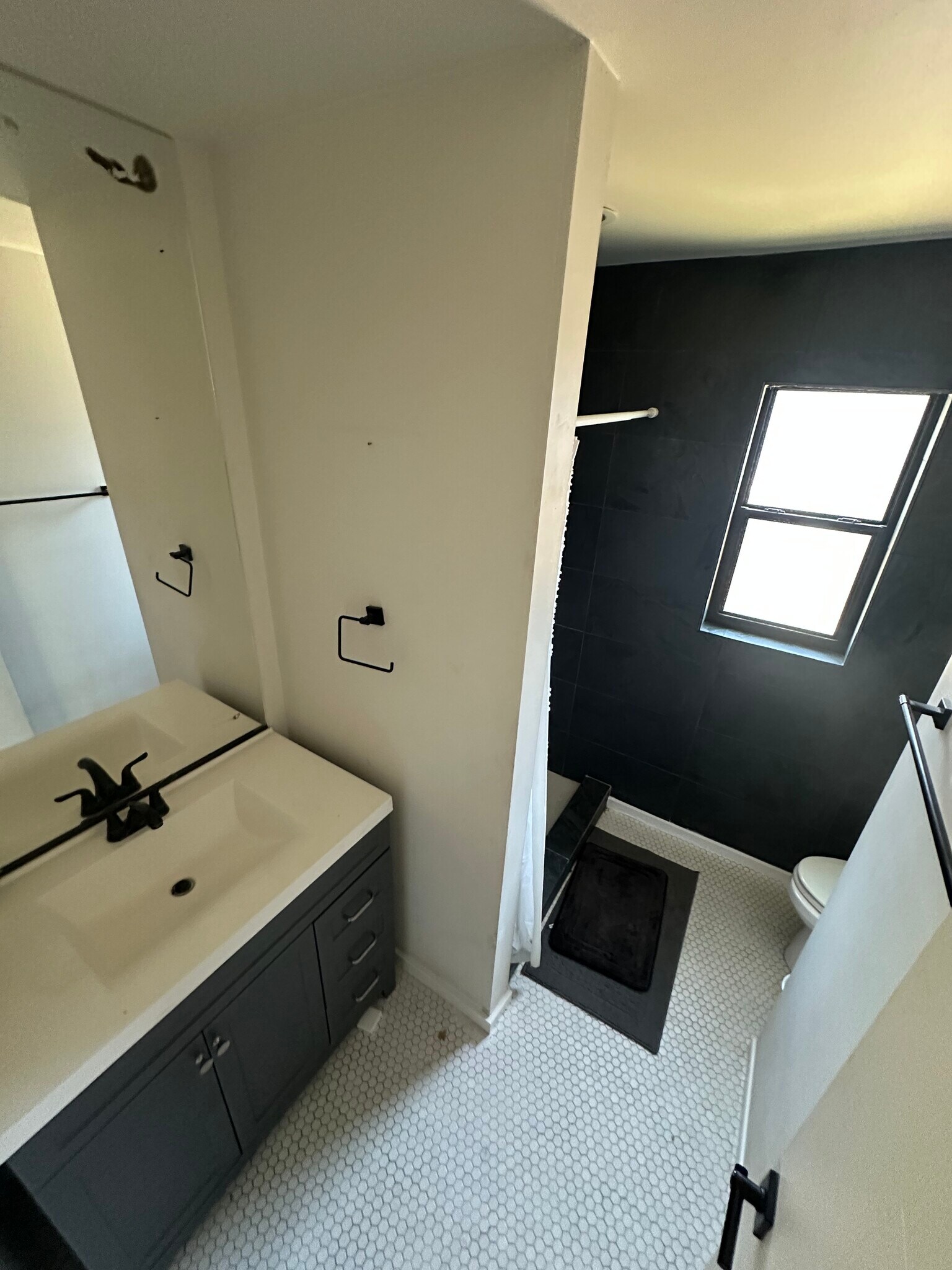 Building Photo - 2210 Santa Clara Dr