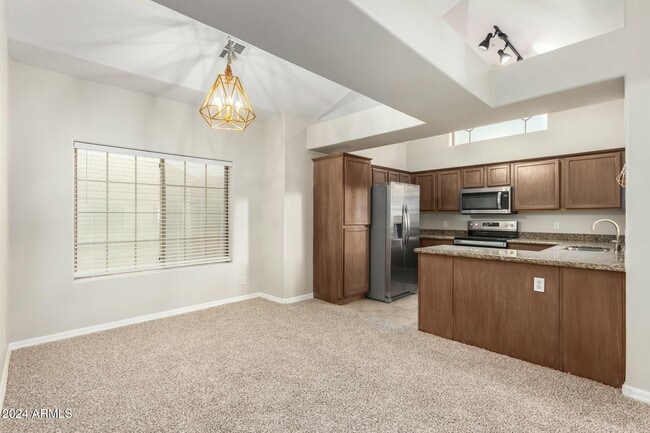 Building Photo - 2801 N Litchfield Rd