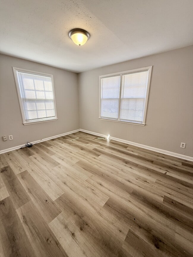 Building Photo - 5941 Raytown Rd