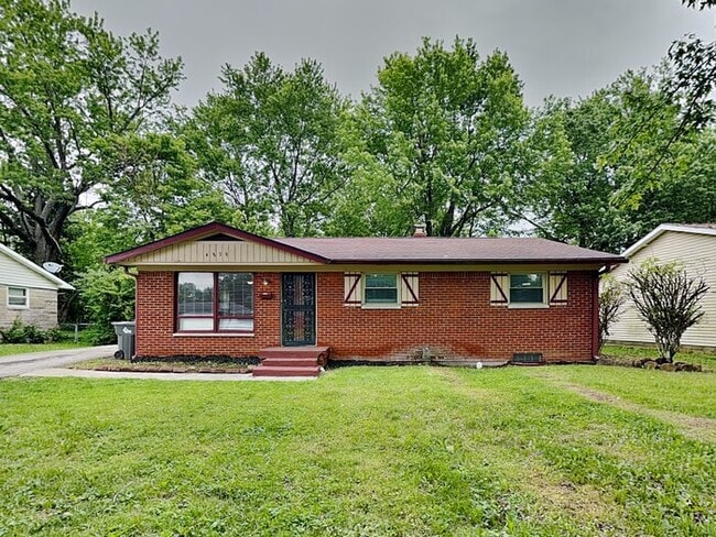 Building Photo - 4839 N Kenmore Rd