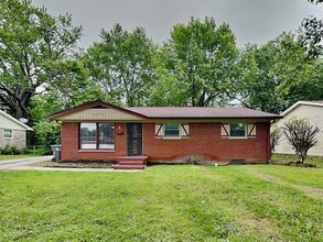 Building Photo - 4839 N Kenmore Rd