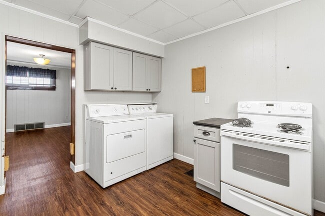 Building Photo - ? Charming Home in the Heart of Newark! ?