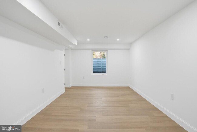Building Photo - 10704 Howerton Ave