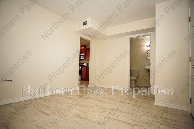 Building Photo - 7320 Dale Rd